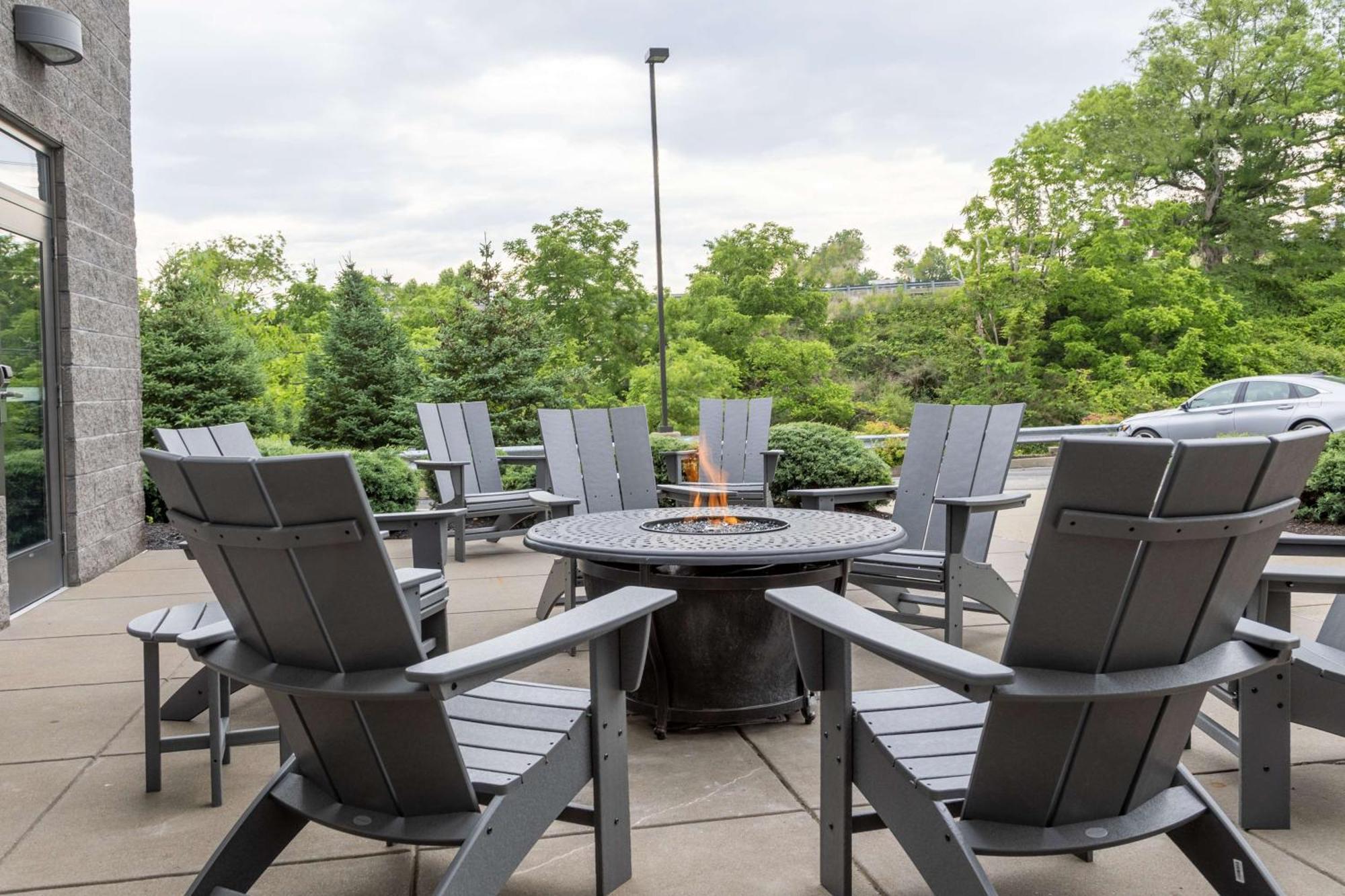 Hampton & North Huntingdon-irwin, Pa 3* Irwin